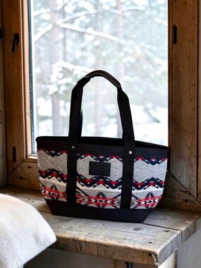 Pendleton Tecopa Hills Grey Zip Tote BRAND NEW with tags